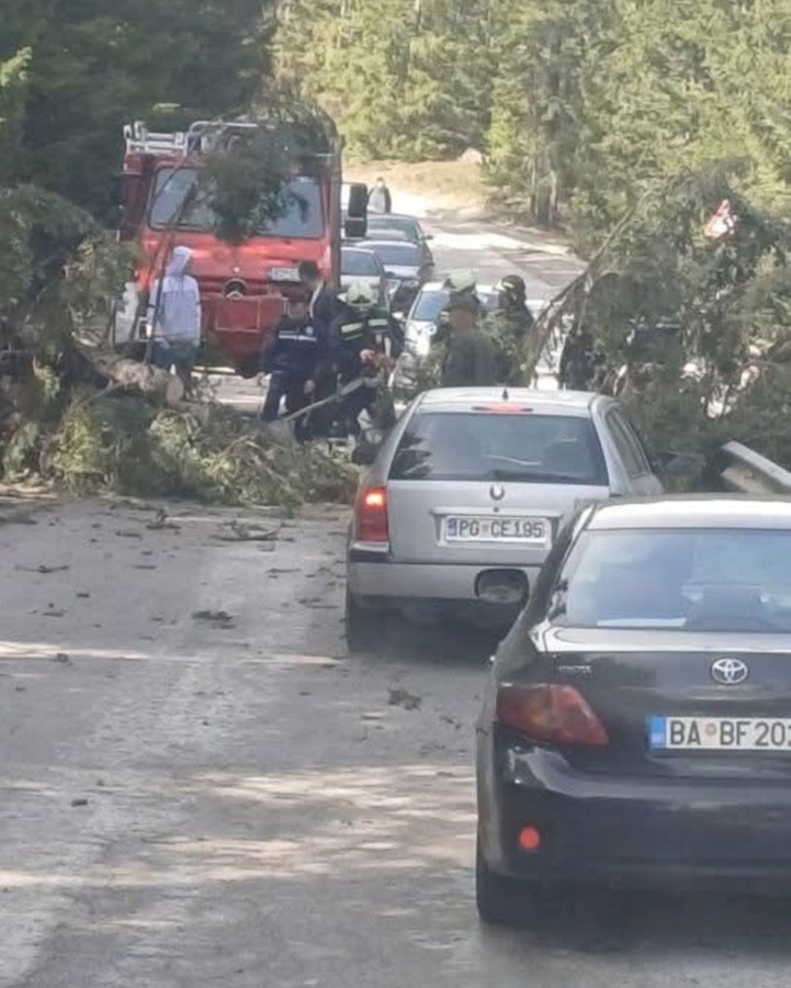 Vjetar izazvao požare na više lokacija, bez struje Daciće, Bašča i Kalače